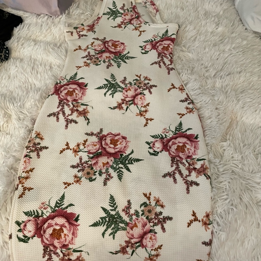 White floral bodycon dress